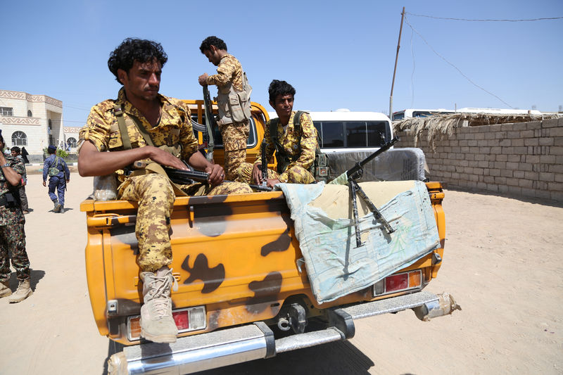 © Reuters. تحالف تقوده السعودية يريد تشديد إجراءات التفتيش قبل إعادة فتح موانئ في اليمن