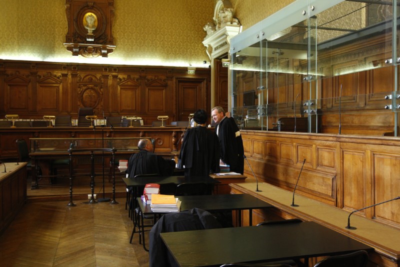 © Reuters. DES AVOCATS FONT GRÈVE POUR DÉFENDRE LES COURS D'APPEL