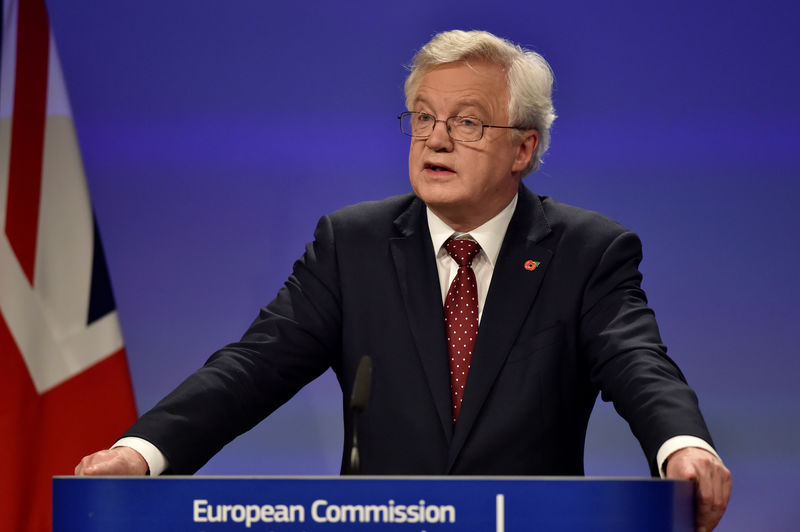 © Reuters. وزير بريطاني: سنسمح بتصويت برلماني جديد على اتفاق الانسحاب من الاتحاد الأوروبي