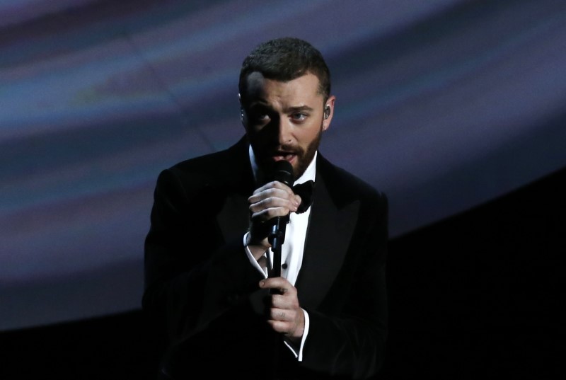 © Reuters. Sam Smith canta em cerimônia do Oscar