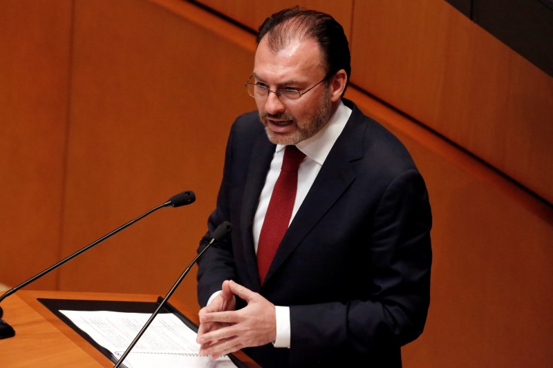 © Reuters. Mexico's Foreign Secretary Luis Videgaray speaks during a meeting at the Senate in Mexico City