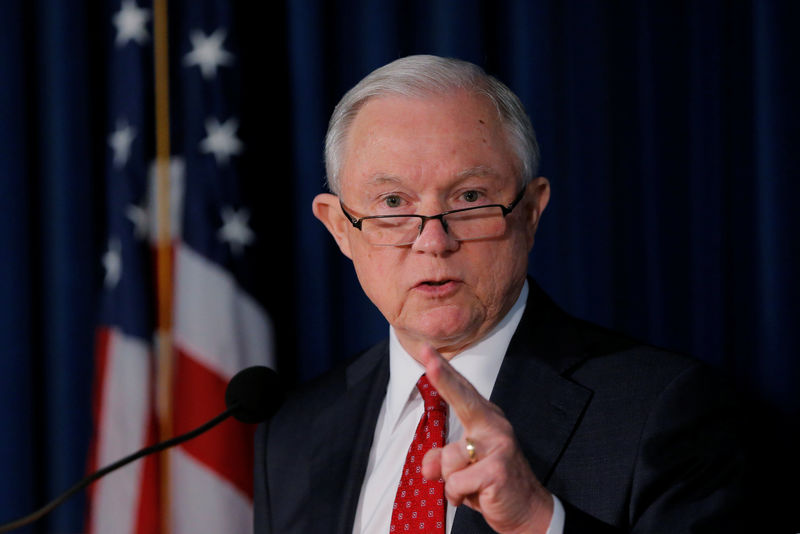 © Reuters. U.S. Attorney General Jeff Sessions makes a statement regarding national security in New York