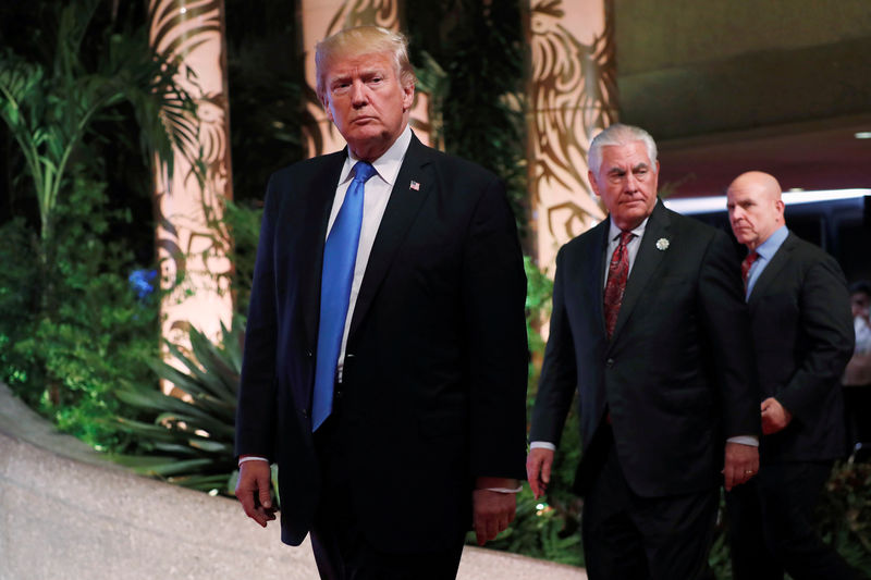 © Reuters. U.S. President Donald Trump at the 12th East Asia Summit in Manila