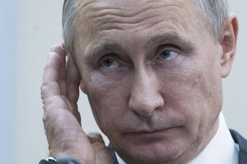 © Reuters. El Kremlin pide noticias positivas a las empresas