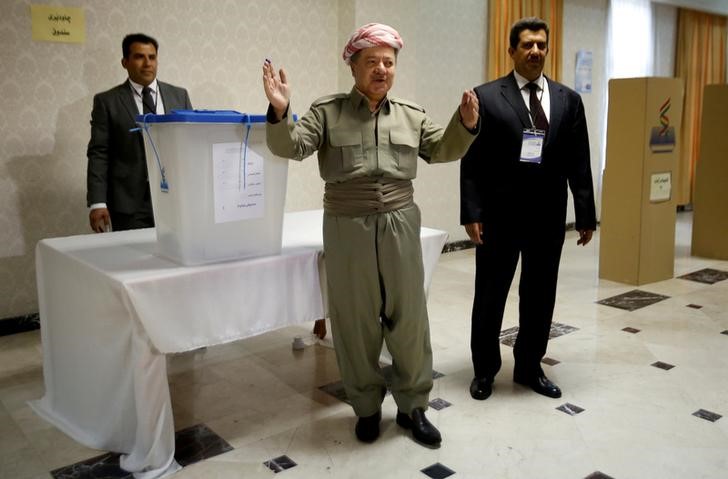 © Reuters. Los kurdos de Irak dicen que respetarán la decisión judicial que prohíbe la secesión