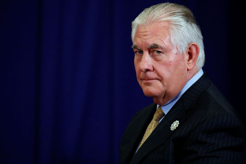 © Reuters. U.S. Secretary of State Rex Tillerson attends as U.S. President Donald Trump holds a bilateral meeting with India's Prime Minister Narendra Modi alongside the ASEAN Summit in Manila