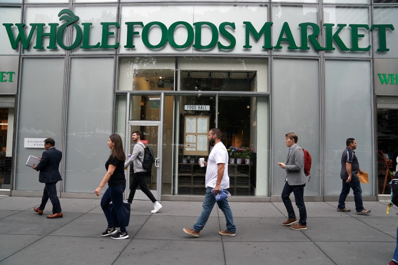 © Reuters. A Whole Foods Market is pictured in the Manhattan borough of New York City