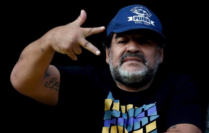 © Reuters. Maradona pide otra oportunidad para entrenar a Argentina
