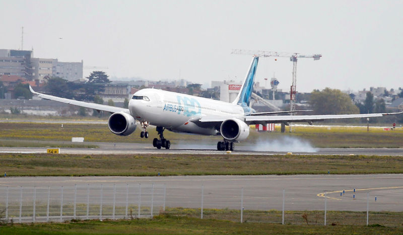 © Reuters. الخطوط السنغالية توقع مذكرة تفاهم لشراء طيارتين A330 نيو من ايرباص