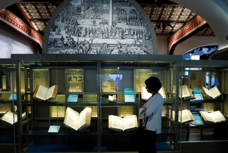 © Reuters. افتتاح (متحف الإنجيل) في واشنطن يوم السبت بهدف التعليم لا الوعظ