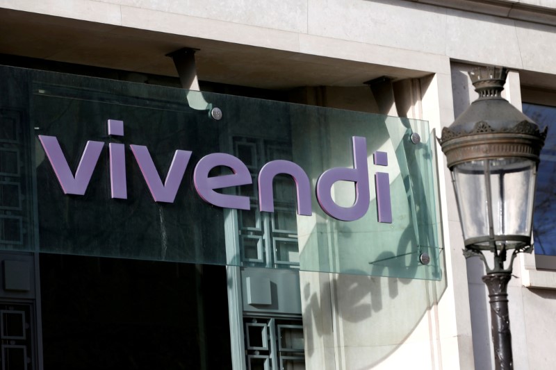 © Reuters. FILE PHOTO: The Vivendi logo at the company's headquarters in Paris