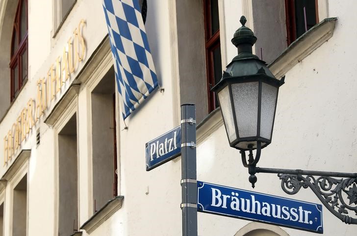 © Reuters. The entrance of Munich's famous Hofbraeuhaus Restaurant and beer pub in Munich