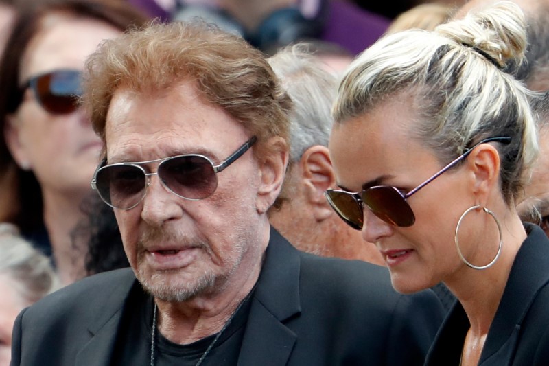 © Reuters. JOHNNY HALLY­DAY HOSPITALISÉ POUR DÉTRESSE RESPIRATOIRE, SELON DES MÉDIAS