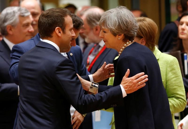 © Reuters. MACRON: PAS QUESTION DE ROGNER LA PHASE 1 DES NÉGOCIATIONS SUR LE BREXIT