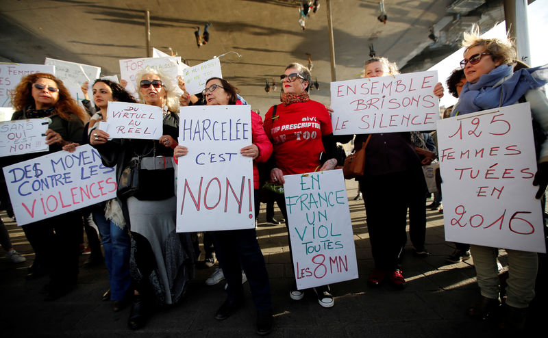 © Reuters. VIOLENCES SEXUELLES: "SAISISSEZ LA JUSTICE", DIT MACRON AUX VICTIMES