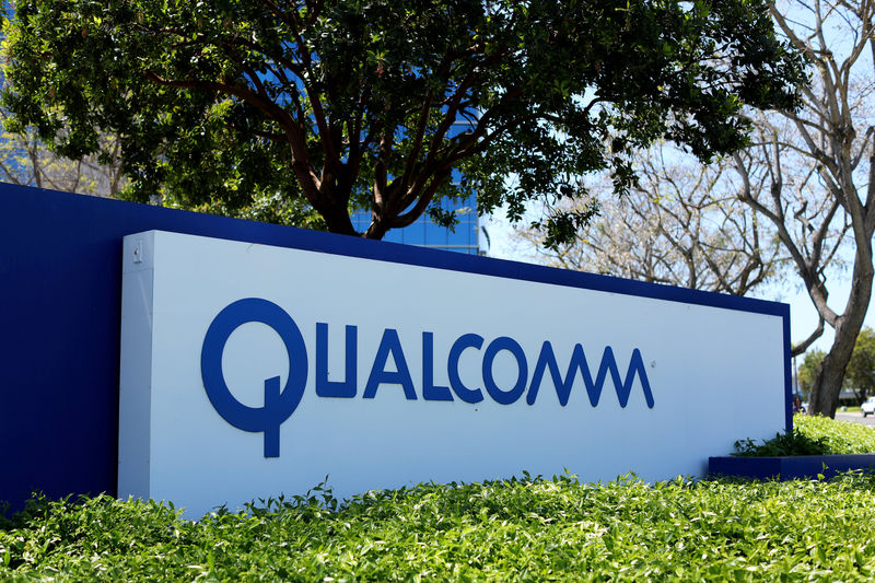 © Reuters. FILE PHOTO: A Qualcomm sign is pictured at one of its many campus buildings in San Diego