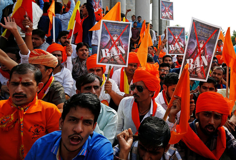 © Reuters. Demonstrators chant slogans as they protest against the release of the upcoming Bollywood movie 'Padmavati' in Bengaluru