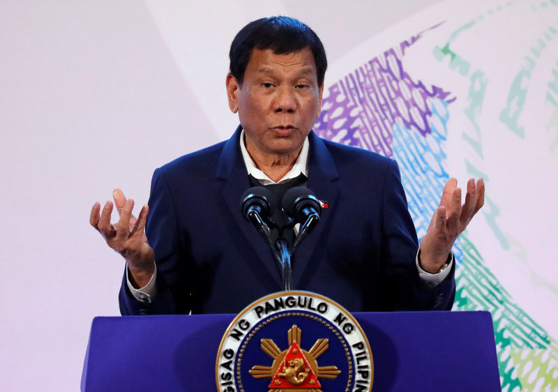 © Reuters. Philippines' President Rodrigo Duterte Rodrigo Duterte gestures during a news conference on the sidelines of the Association of South East Asian Nations (ASEAN) summit in Pasay, metro Manila