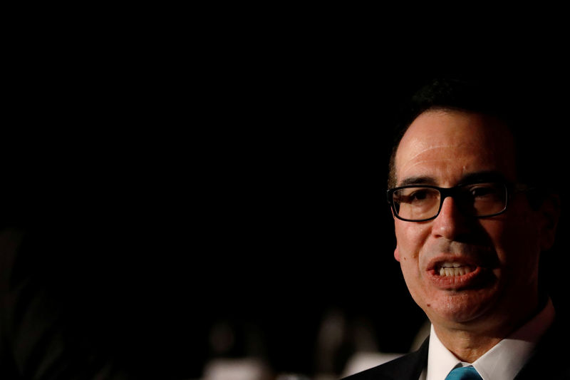 © Reuters. U.S. Treasury Secretary Steven Mnuchin speaks during a moderated discussion before the Economic Club of New York, in New York