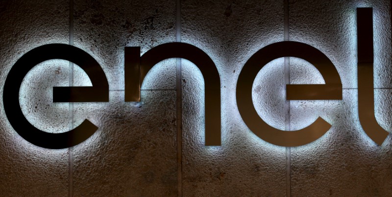 © Reuters. FILE PHOTO: The logo of Italy's biggest utility Enel is seen at the Rome headquarters