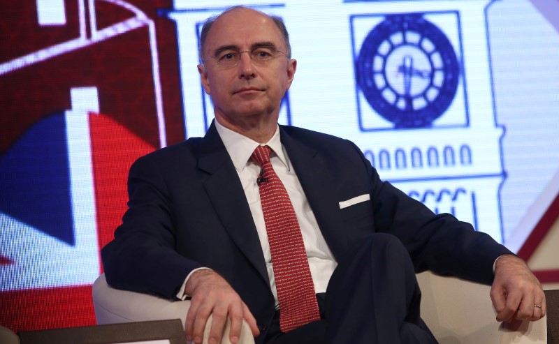 © Reuters. FILE PHOTO: CEO of the London Stock Exchange Xavier Rolet speaks at the Qatar UK Business and Investment Forum in London