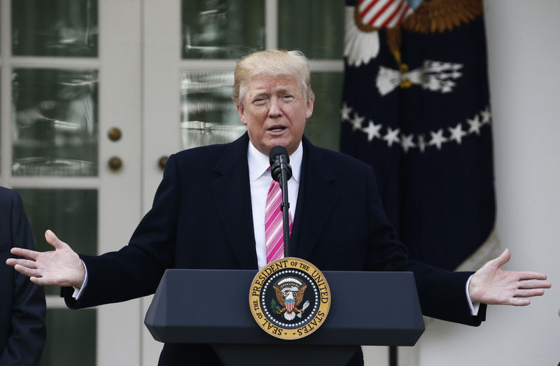 © Reuters. Trump fala em cerimônia na Casa Branca