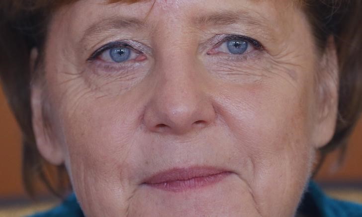 © Reuters. Chanceler da Alemanha, Angela Merkel, durante reunião do gabinete, em Berlim