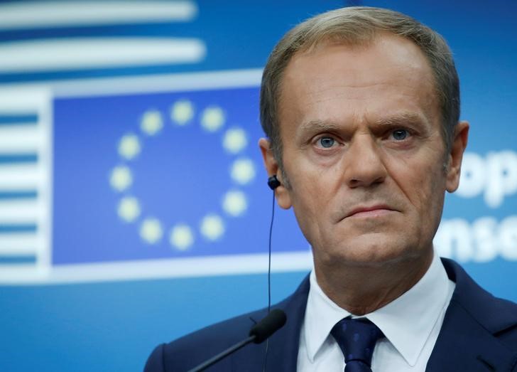 © Reuters. EU Council President Tusk looks on during a news conference at a European Union leaders summit in Brussels