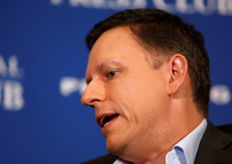 © Reuters. PayPal co-founder and Facebook board member Thiel delivers speech on US presidential election at the National Press Club in Washington