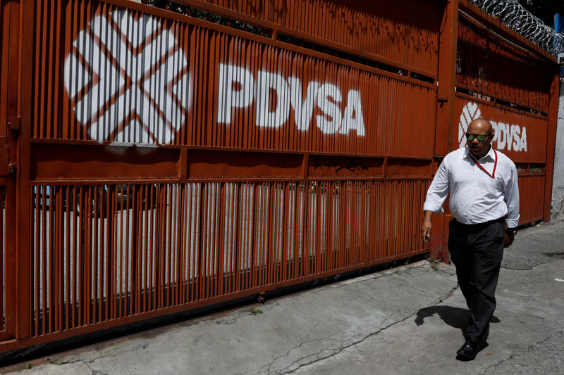 © Reuters. PDVSA está en negociaciones sobre crédito con Rosneft, Eni, Repsol y Statoil