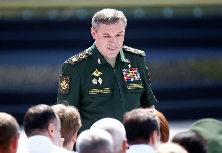 © Reuters. رئيس الأركان العامة: روسيا ستخفض قواتها على الأرجح قبل نهاية العام