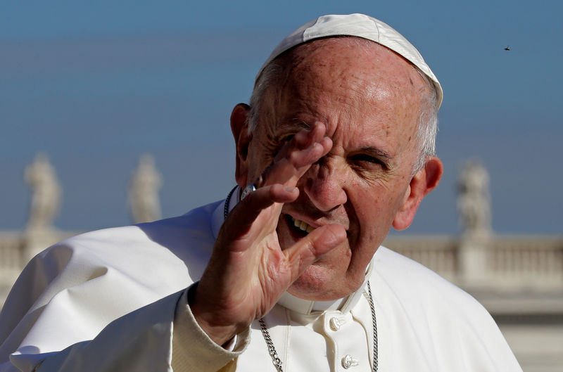 © Reuters. Papa Francisco na praça de São Pedro, no Vaticano