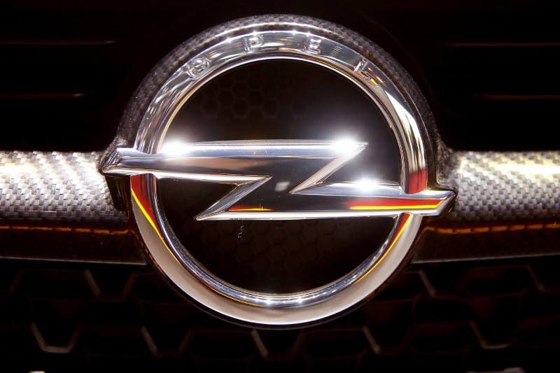 © Reuters. FILE PHOTO: The logo of Opel is seen during the 87th International Motor Show at Palexpo in Geneva