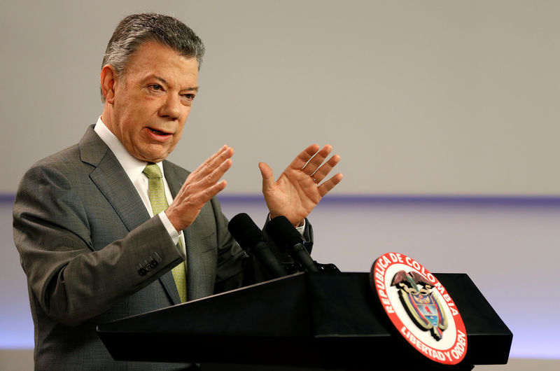 © Reuters. Juan Manuel Santos faz discurso em Bogotá