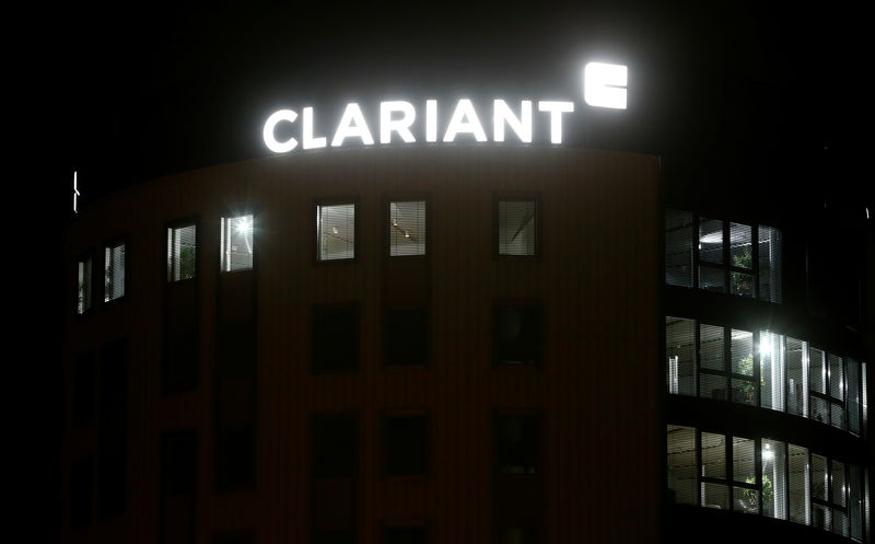 © Reuters. Logo of Swiss specialty chemicals company Clariant is seen in Pratteln