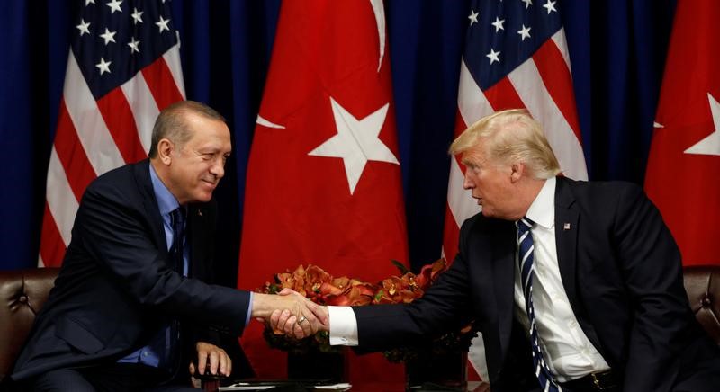 © Reuters. U.S. President Donald Trump meets with President Recep Tayyip Erdogan of Turkey in New York