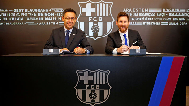 © Reuters. Messi renueva con el Barça hasta 2021, con cláusula de rescisión de 700 mlns