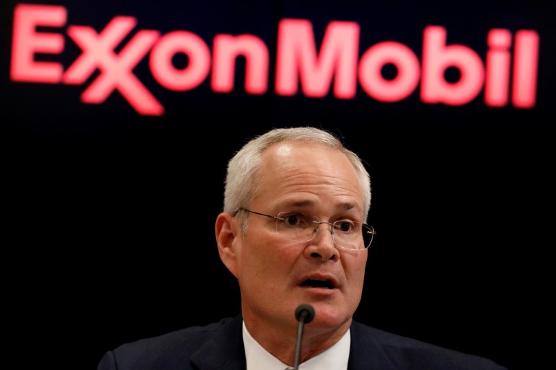 © Reuters. Darren Woods, Chairman & CEO of Exxon Mobil Corporation speaks during a news conference at the NYSE