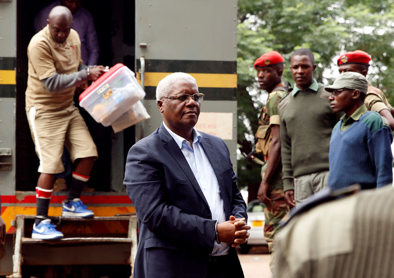 © Reuters. استمرار حبس وزير المالية السابق في زيمبابوي على ذمة المحاكمة