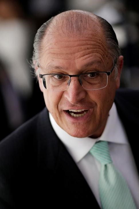 © Reuters. Governador de São Paulo Geraldo Alckmin em cerimônia em Brasília