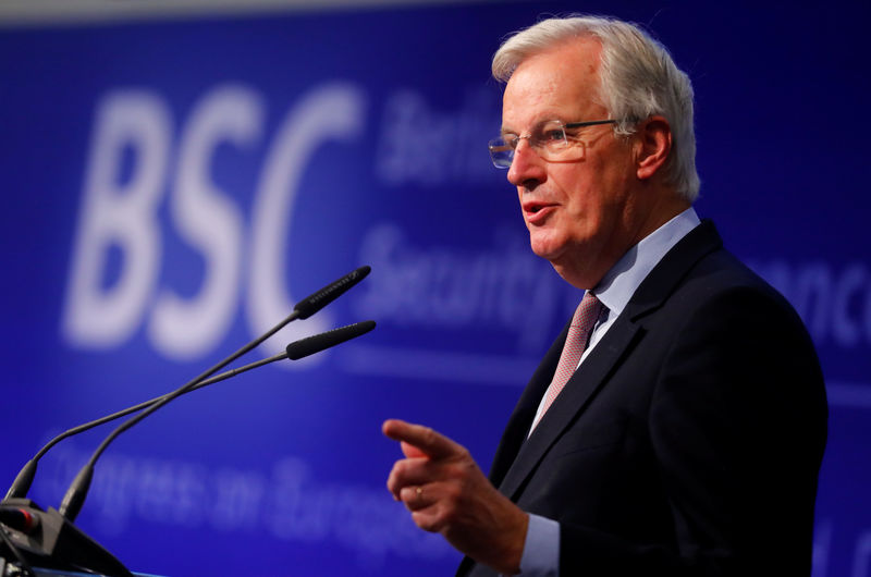 © Reuters. Barnier dice "seguir trabajando" en los términos del Brexit con Reino Unido