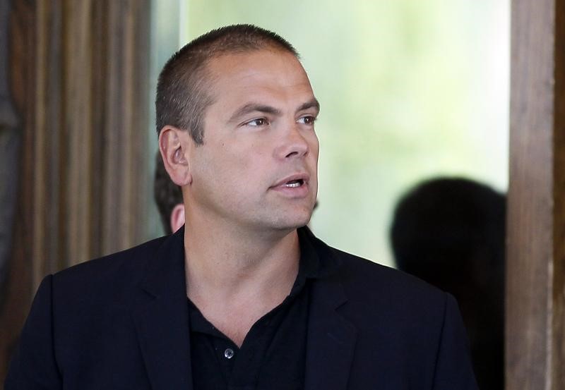 © Reuters. Lachlan Murdoch arrives for the annual Allen and Co. Conference at the Sun Valley