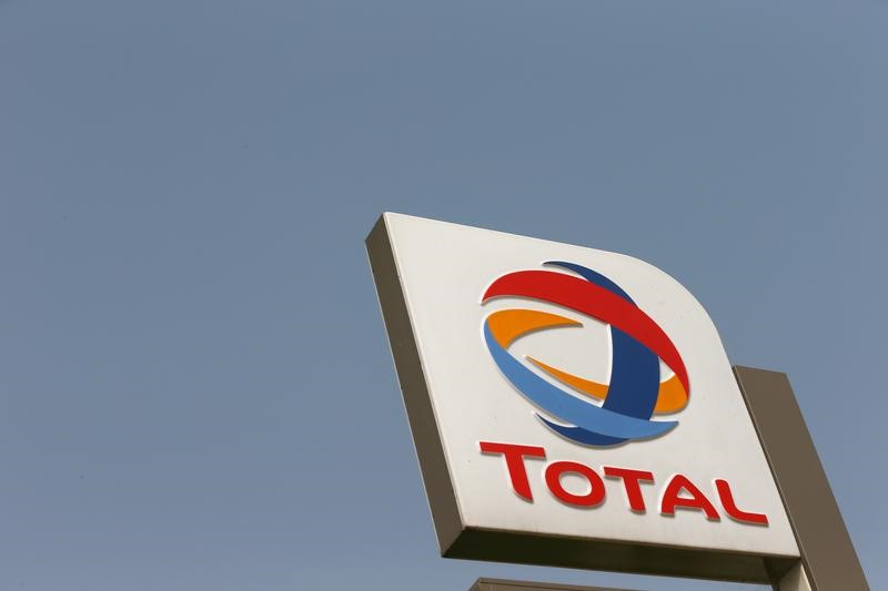 © Reuters. The logo of Total oil company is pictured in Abuja