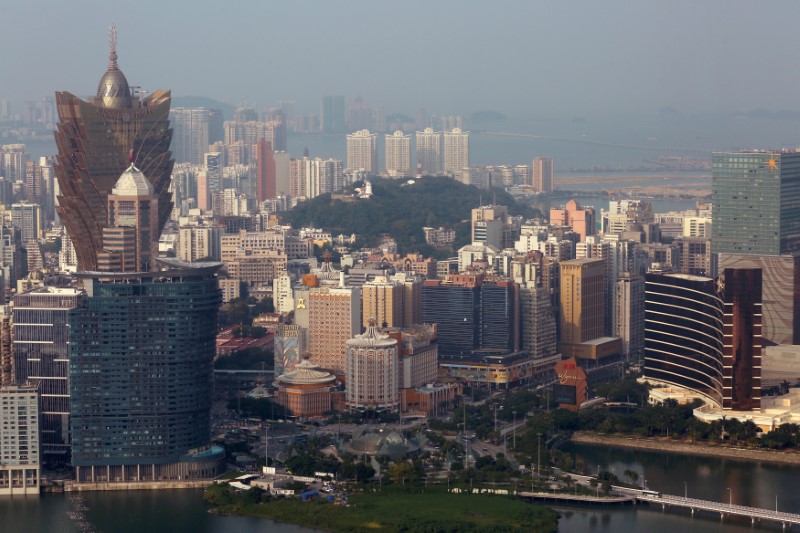 © Reuters. FILE PHOTO: Casinos are seen in a general view of Macau