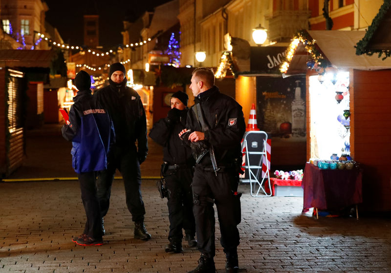 © Reuters. Mercado de Natal é esvaziado na cidade alemã de Potsdam