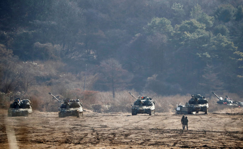 © Reuters. South Korean army's K-55 self-propelled artillery vehicles take part in a military exercise near the demilitarised zone separating the two Koreas in Paju