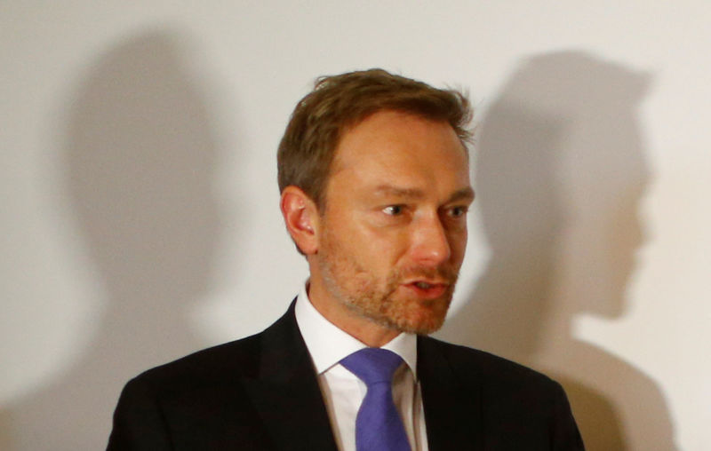 © Reuters. Free Democratic Party (FDP) leader Christian Lindner arrives for the board meeting at the party headquarters in Berlin