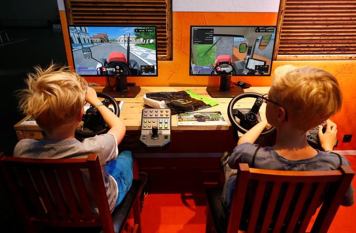 © Reuters. تجربة استخدام ألعاب فيديو في علاج أطفال يعانون من فرط الحركة