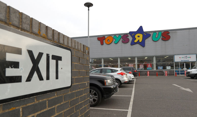 © Reuters. A Toys "R" Us store is seen, in Hayes