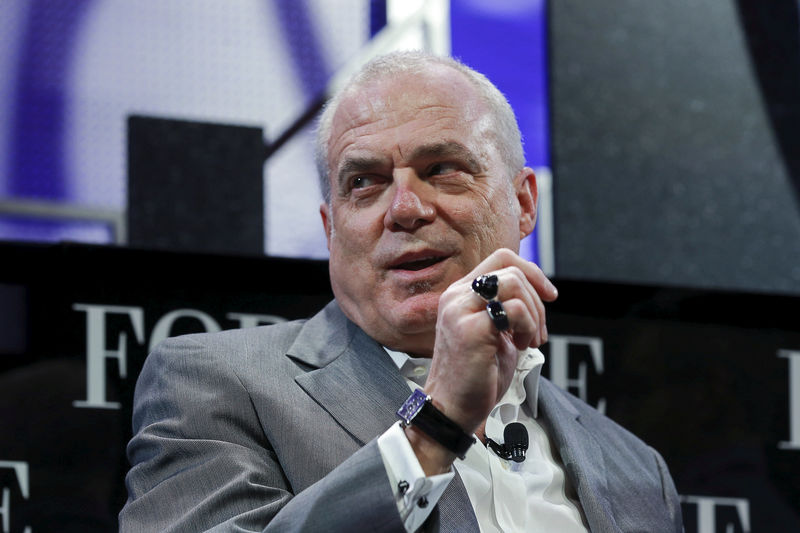 © Reuters. FILE PHOTO: Mark Bertolini, Chairman and CEO of Aetna, participates in a panel discussion at the 2015 Fortune Global Forum in San Francisco